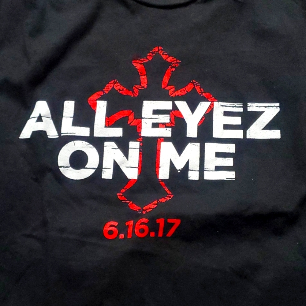 ALL EYES ON ME TEE